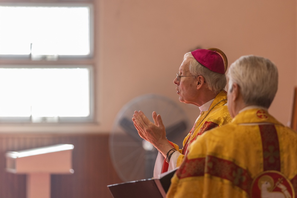 Bishop Richard Spencer visits MCAS Beaufort chapel