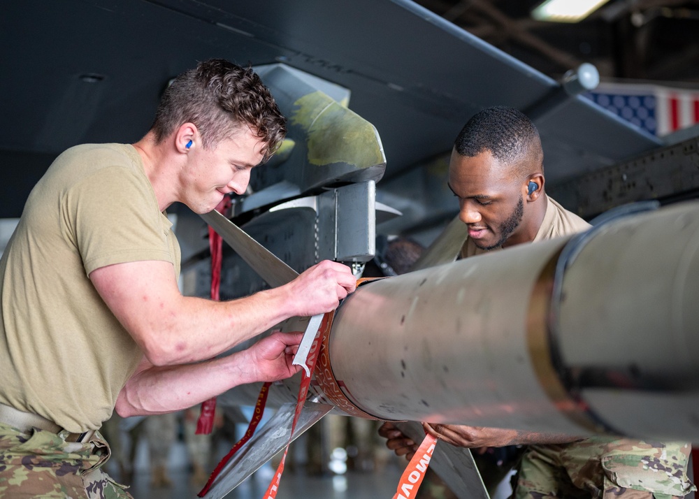 Lock and load: Team Shaw takes on McEntire in inaugural state load competition