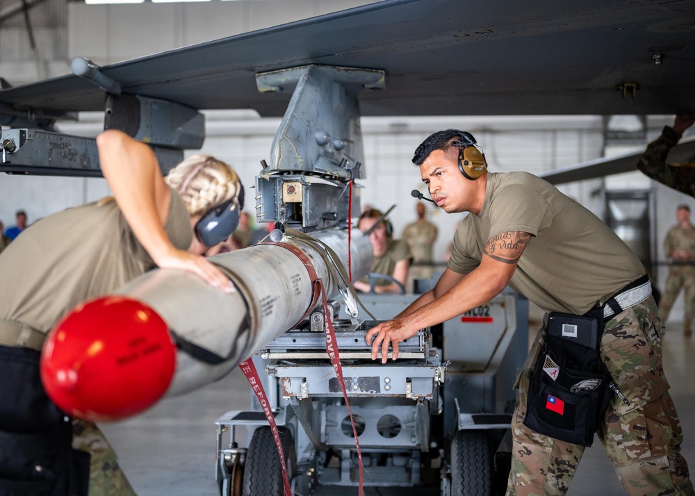 Lock and load: Team Shaw takes on McEntire in inaugural state load competition