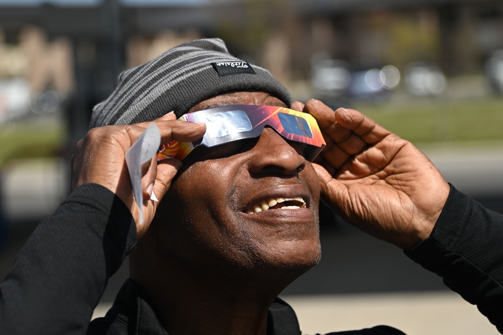 Solar eclipse captivates base community