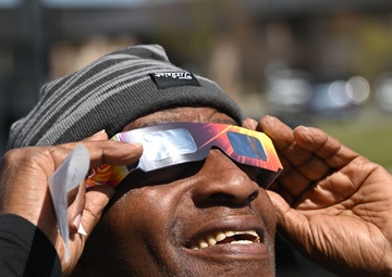 Solar eclipse captivates base community