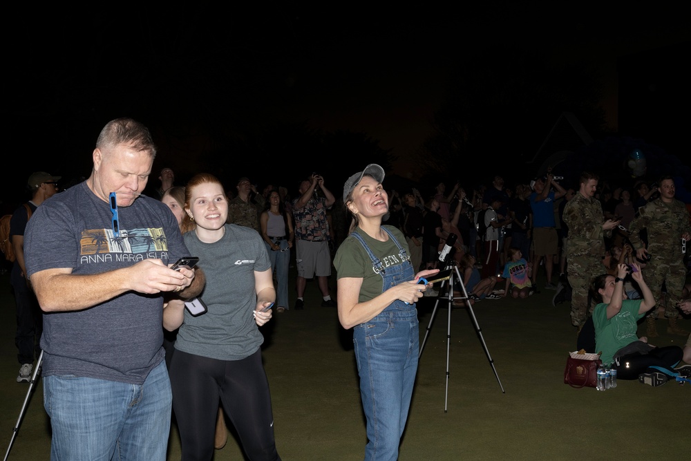 Darkness in the daytime: Wright-Patt witnesses total eclipse