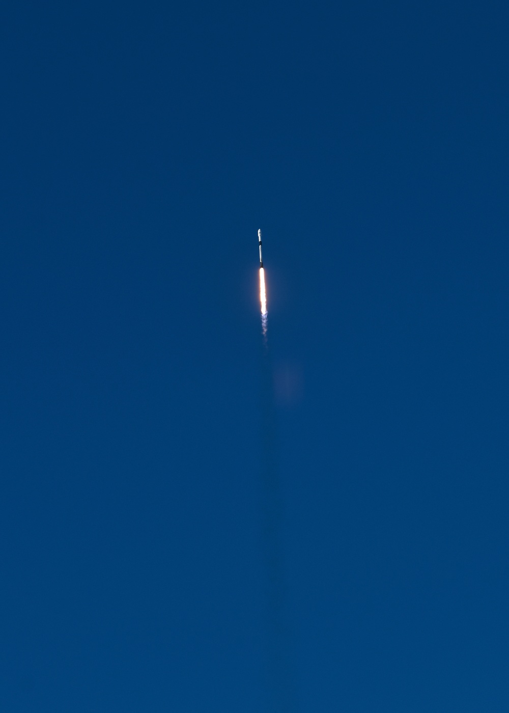 DVIDS - Images - USSF-62 Mission Launches from Vandenberg [Image 2 of 2]