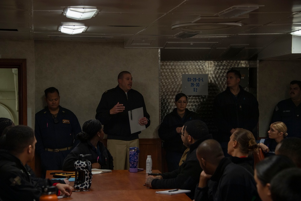 Abraham Lincoln hosts Navy COOL meeting