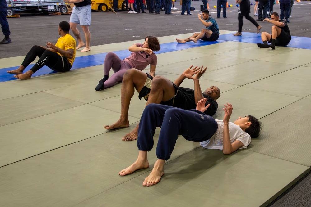Abraham Lincoln hosts jiu-jitsu classes