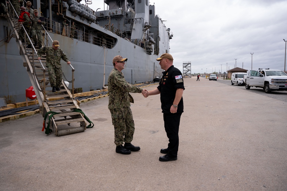 USS Gunston Hall Returns to Homeport