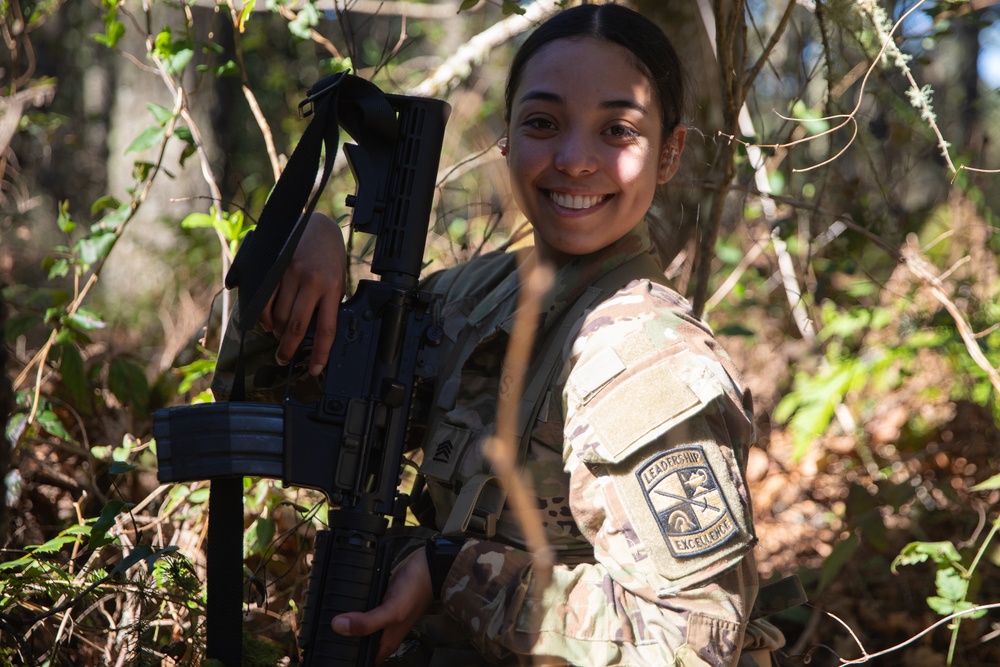 Army ROTC Cadets conduct Lute Paratus