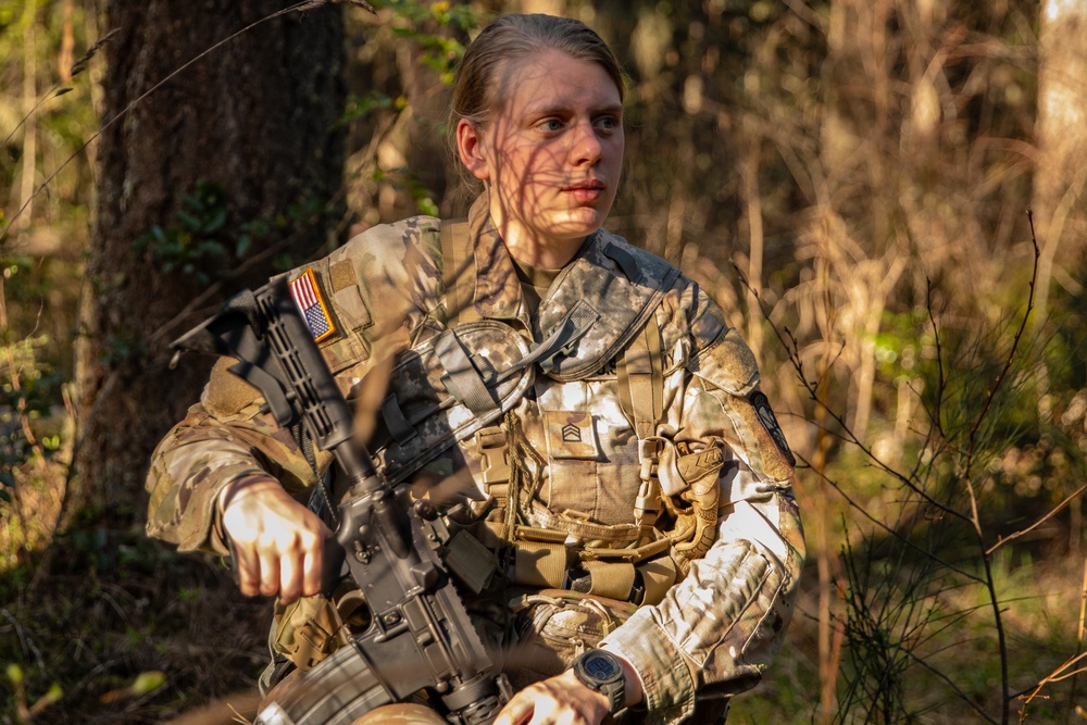 Army ROTC Cadets conduct Lute Paratus