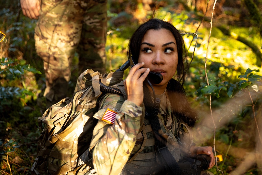 Army ROTC Cadets conduct Lute Paratus