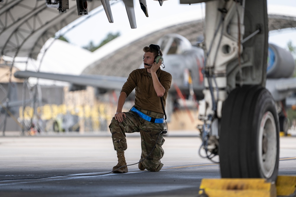 Moody A-10s depart for RT 24-1