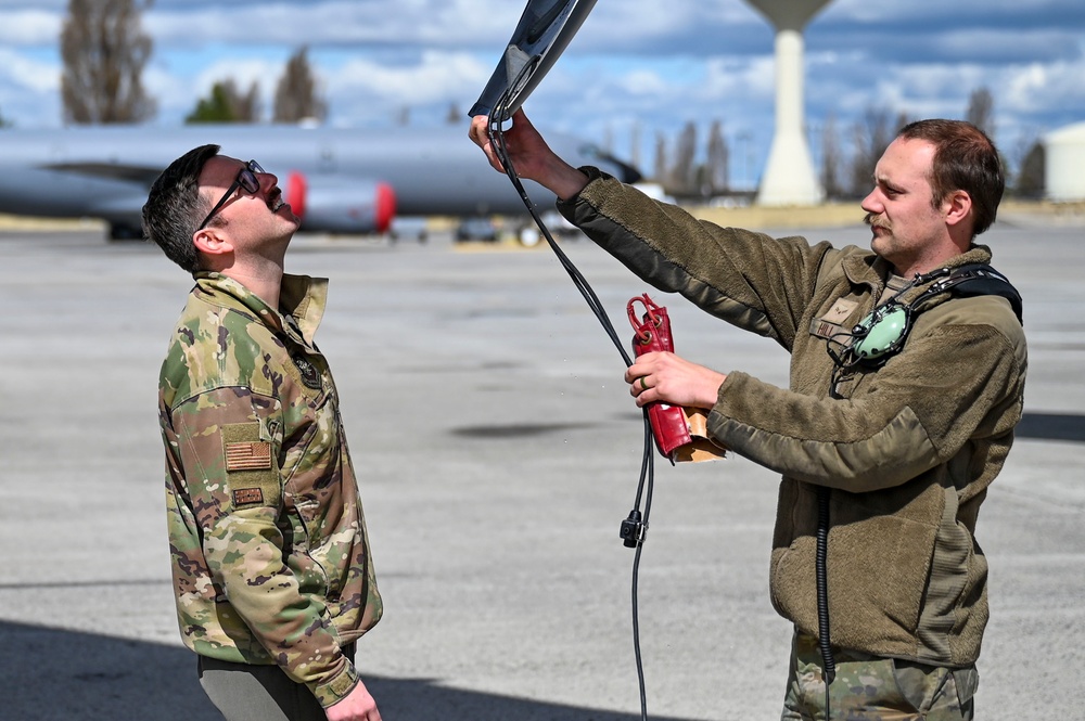 Fairchild supports MAWTS-1 with aerial refueling