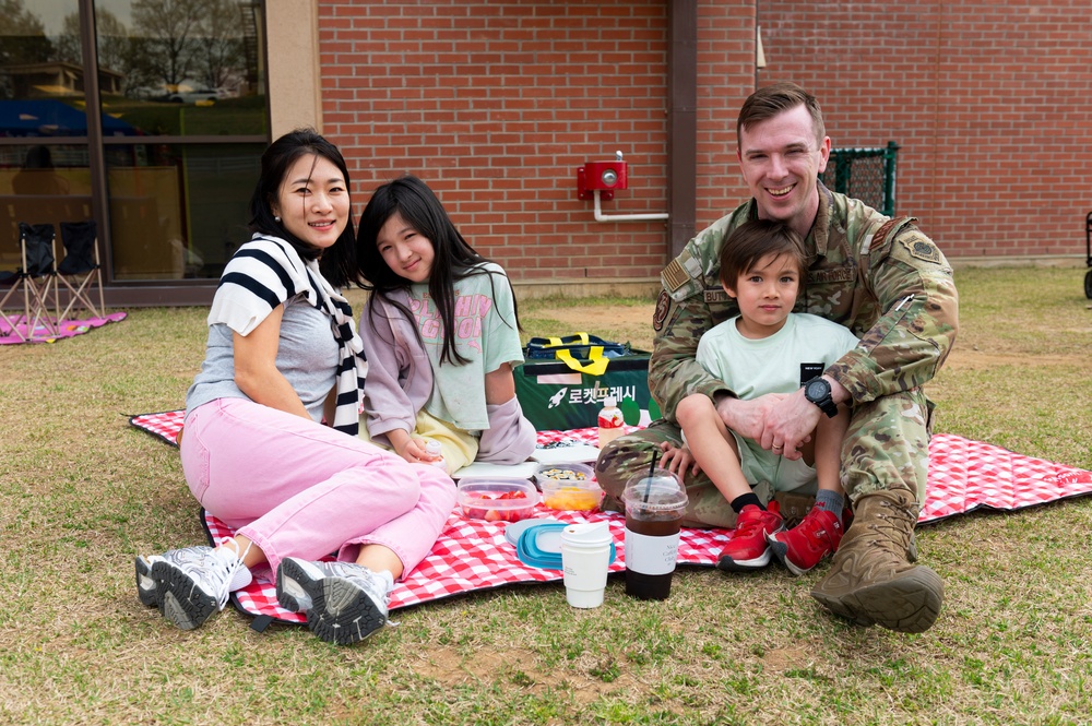 Osan Elementary School hosts MOTMC picnic