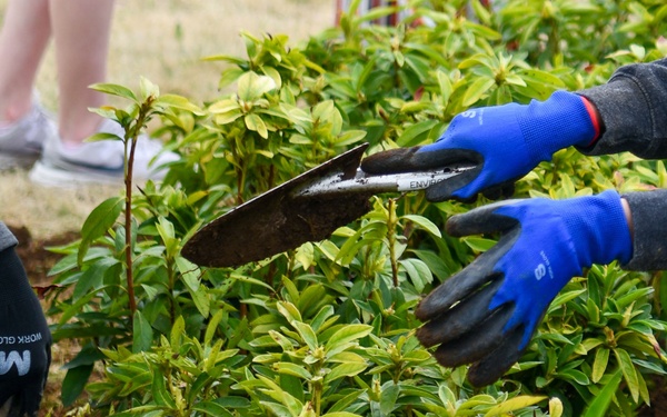 YMS students beautify school grounds for Earth Day
