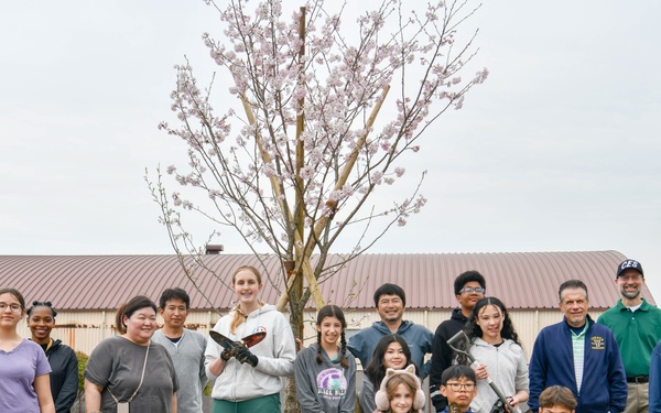 YMS students beautify school grounds for Earth Day