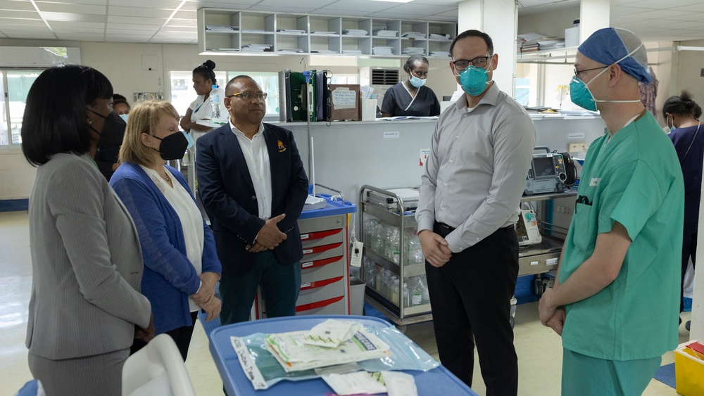 US Army surgical detachment works alongside PNG doctors, patients