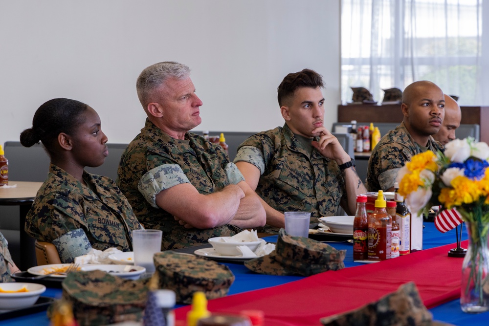 III MEF CG visits MCAS Iwakuni