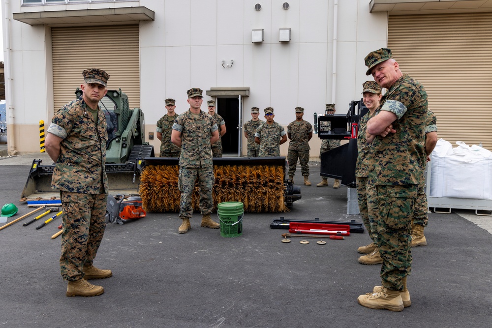 III MEF CG visits MCAS Iwakuni