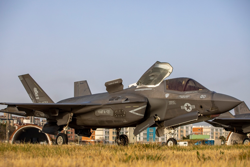 VMFA-121 paves the way: F-35B’s fly into South Korean air base