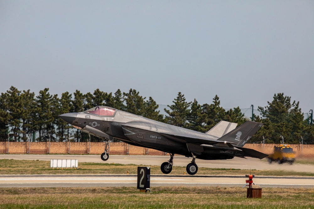 The Green Knights complete a third cross-country flight to South Korean air base