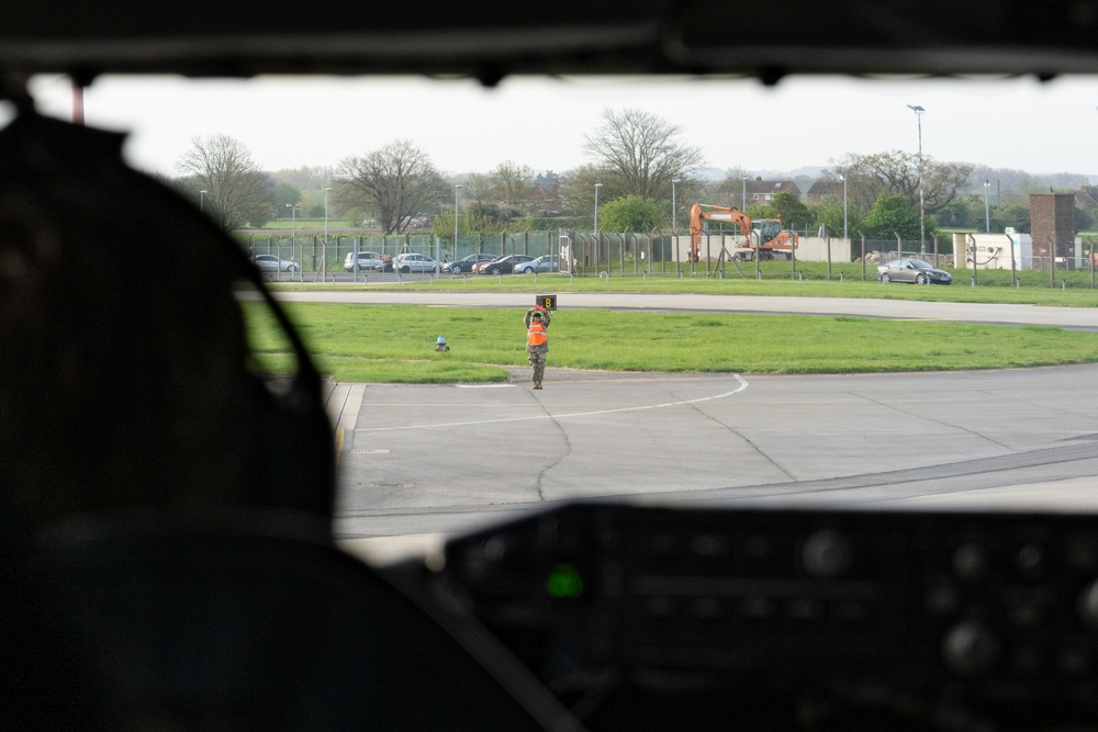 100th ARW fuels 48th FW F-35s, conducts KC-135 low-level training