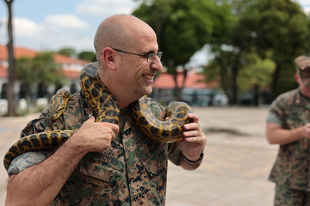 Infantería de Marina de Armada Paraguay hosts U.S. Marines for planning conference