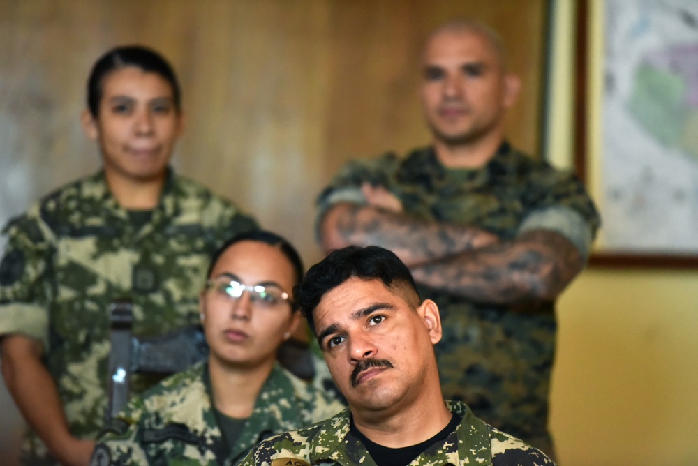 Infantería de Marina de Armada Paraguay hosts U.S. Marines for planning conference