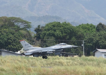 U.S. and Philippine Air Forces conduct flight integration training during Cope Thunder 24-1