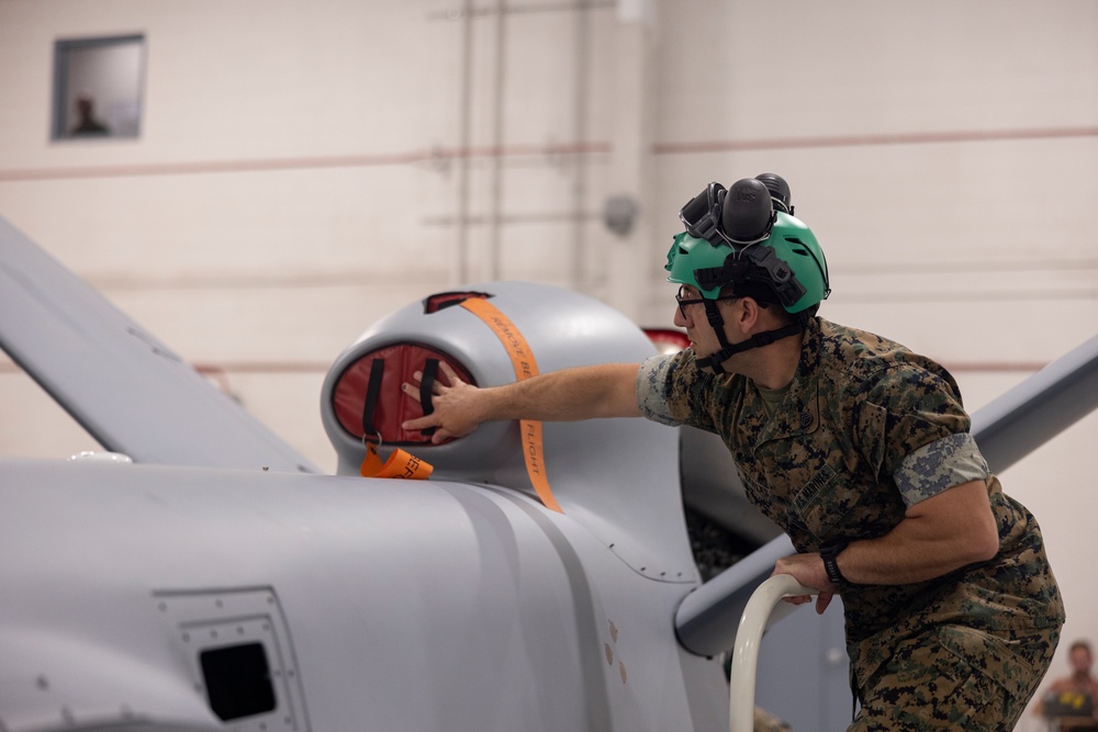 U.S. Marines with VMUT-2 familiarize themselves with 2nd MAW’s first delivered MQ-9A Reaper unmanned aircraft