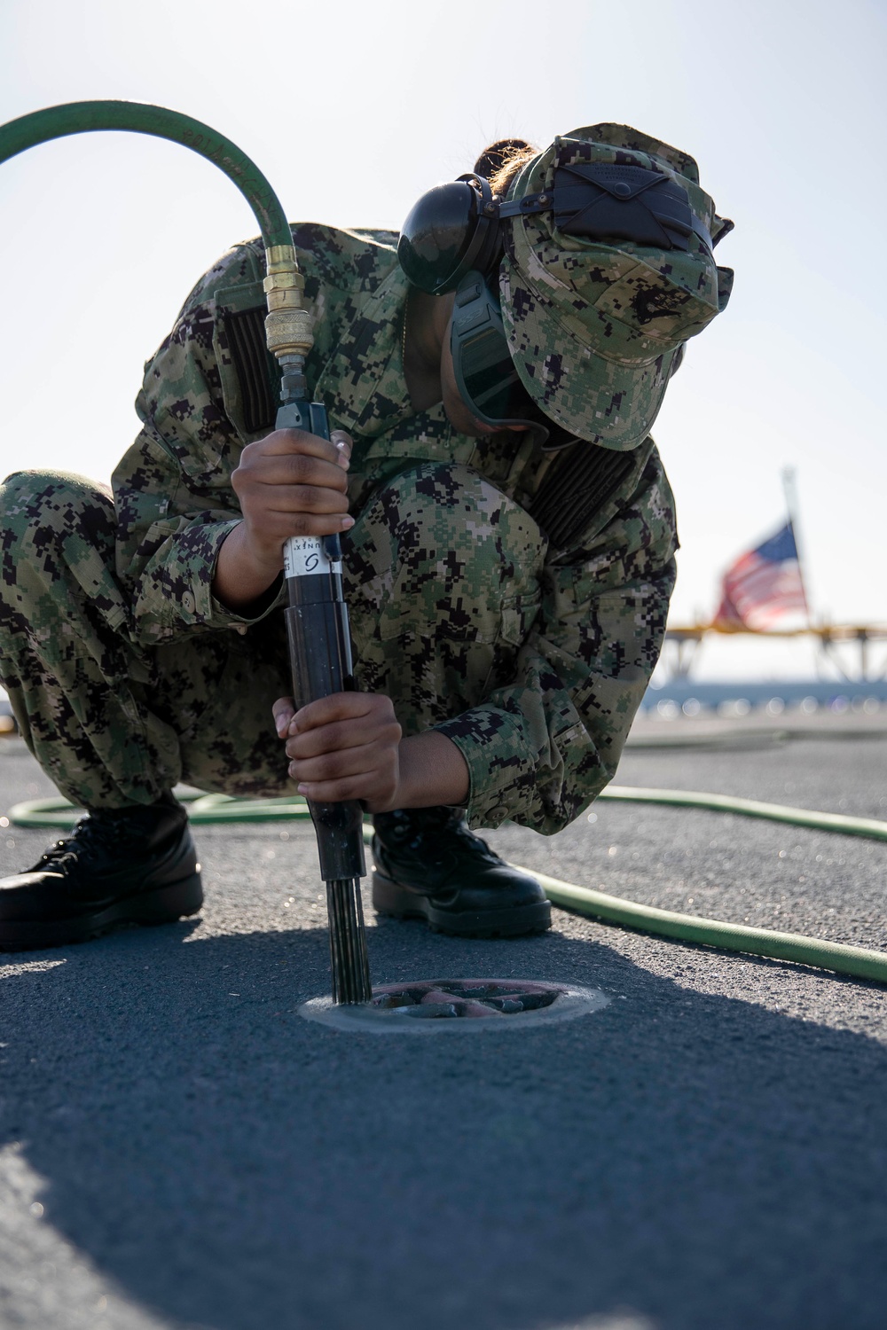 DVIDS - Images - Sanding, polishing and needle gunning [Image 6 of 6]