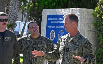 Chief of Naval Reserve visits Mayport and Speak to Reservists