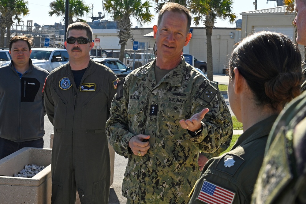 Chief of Naval Reserve visits Mayport and Speak to Reservists