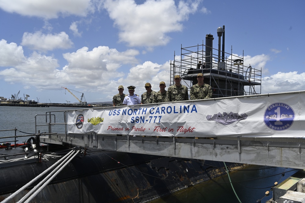 Commodore Phillips visits USS North Carolina