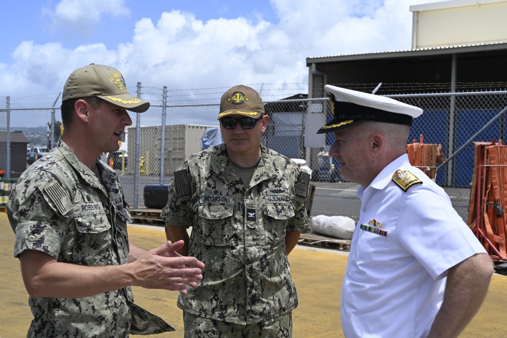 Commodore Phillips visits USS North Carolina