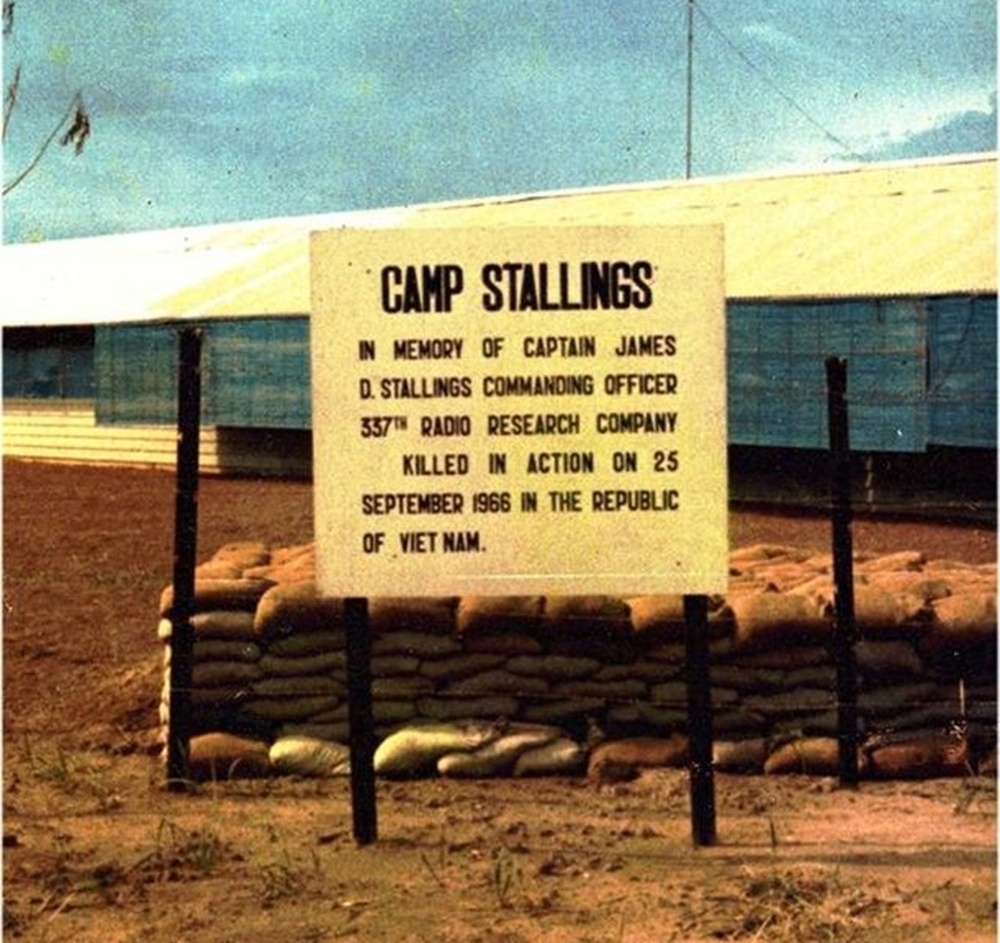 Davids – Tin tức – Thuyền trưởng Stallings đến Việt Nam (15/04/1966)