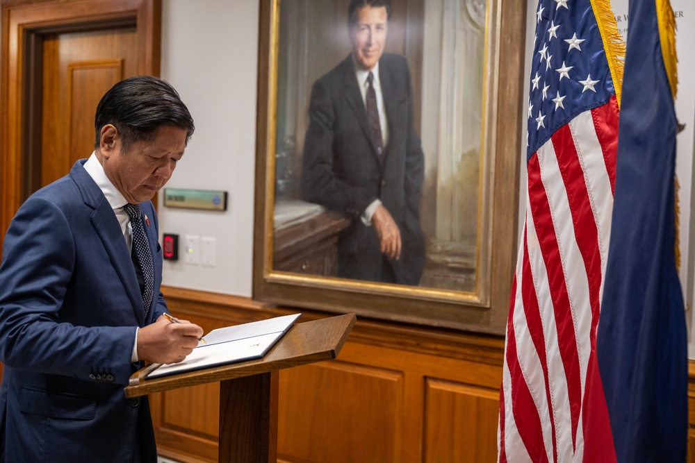 Secretary Austin hosts Philippine President Ferdinand Marcos Jr.