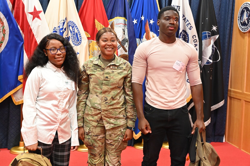 D.C. National Guard CG delivers oath of enlistment at MEPS-Baltimore