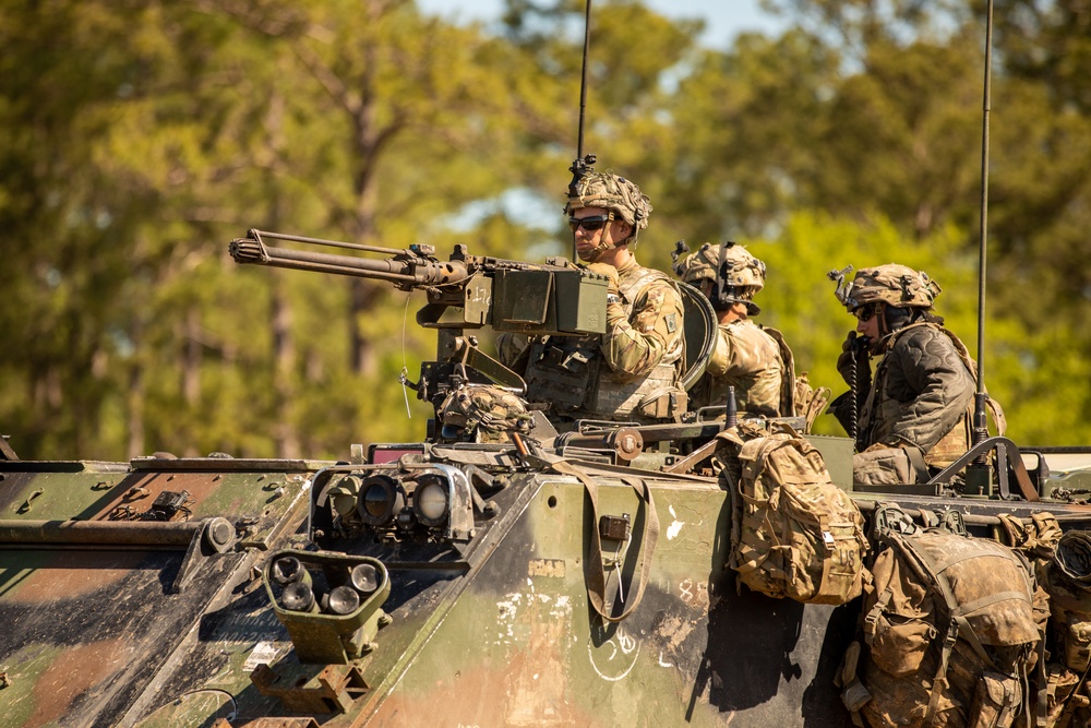 Hammer of the XVIII Airborne Corps prepare for NTC