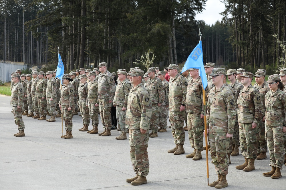 373rd Expeditionary Military Intelligence Battalion conducts air mobility training