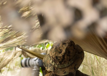 Radio Reconnaissance Pinpointing Signals | 3rd Radio Battalion