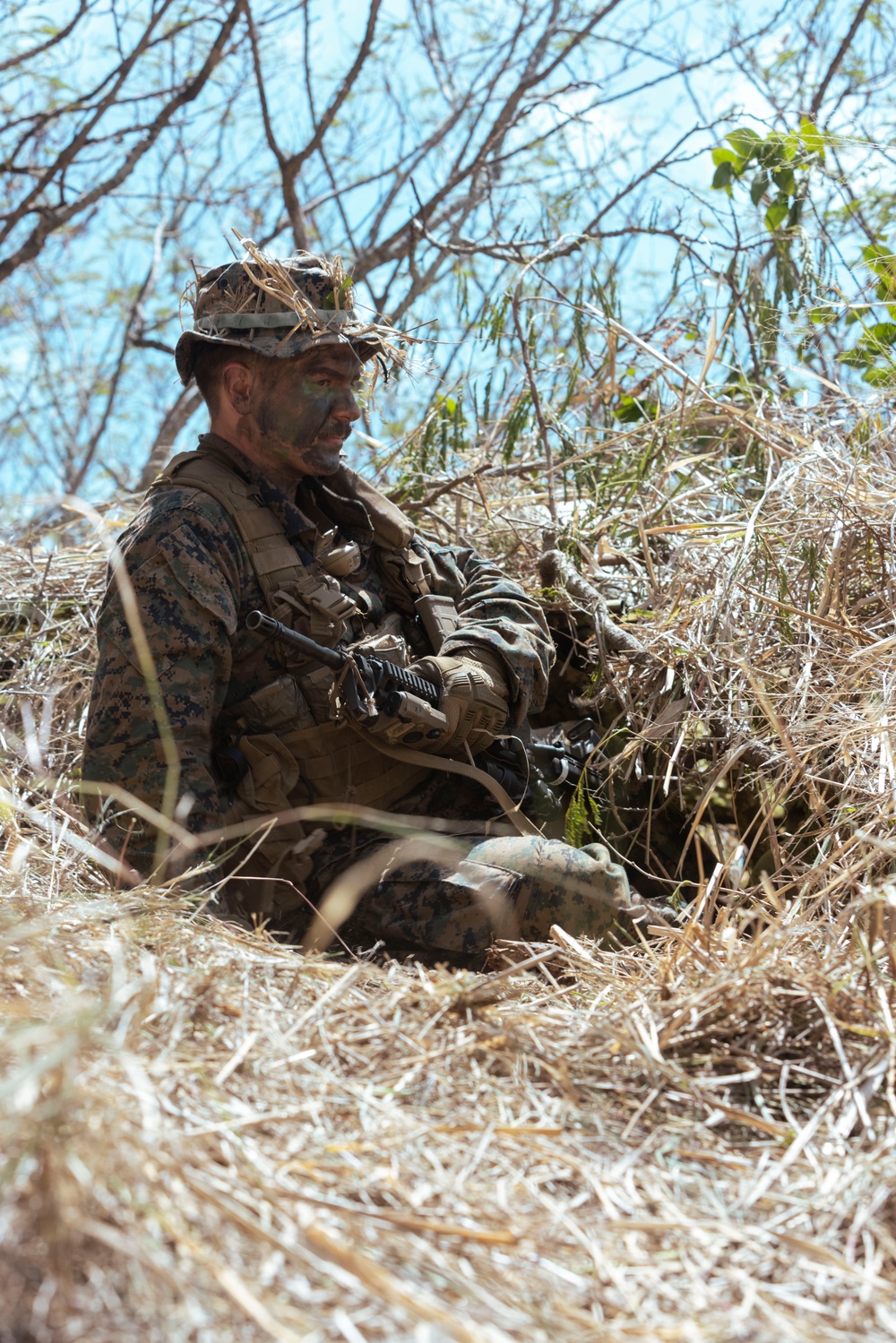 Radio Reconnaissance Pinpointing Signals | 3rd Radio Battalion