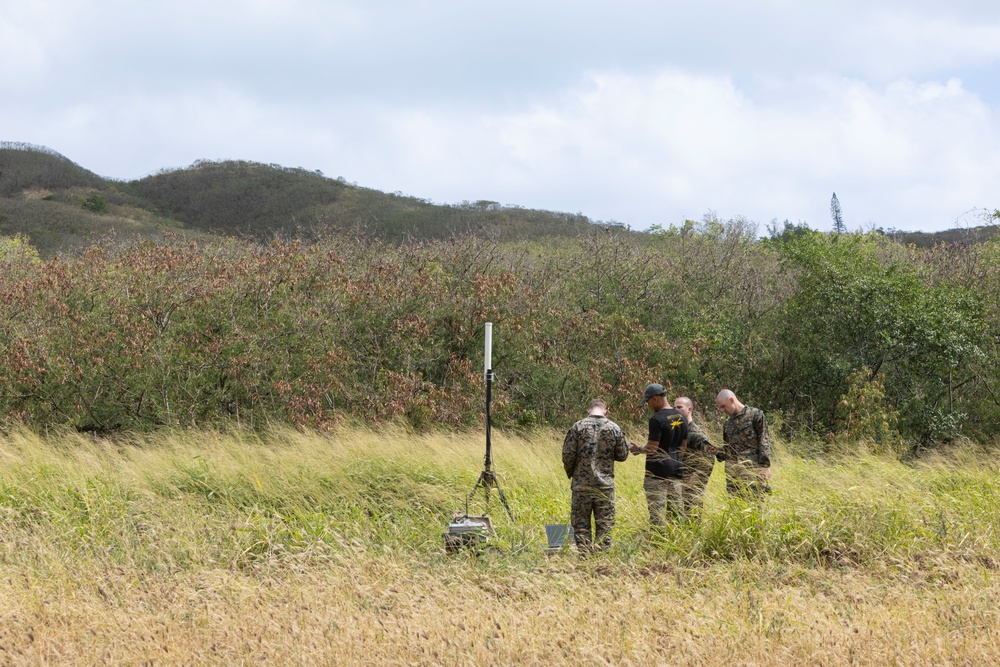 Radio Reconnaissance Pinpointing Signals | 3rd Radio Battalion