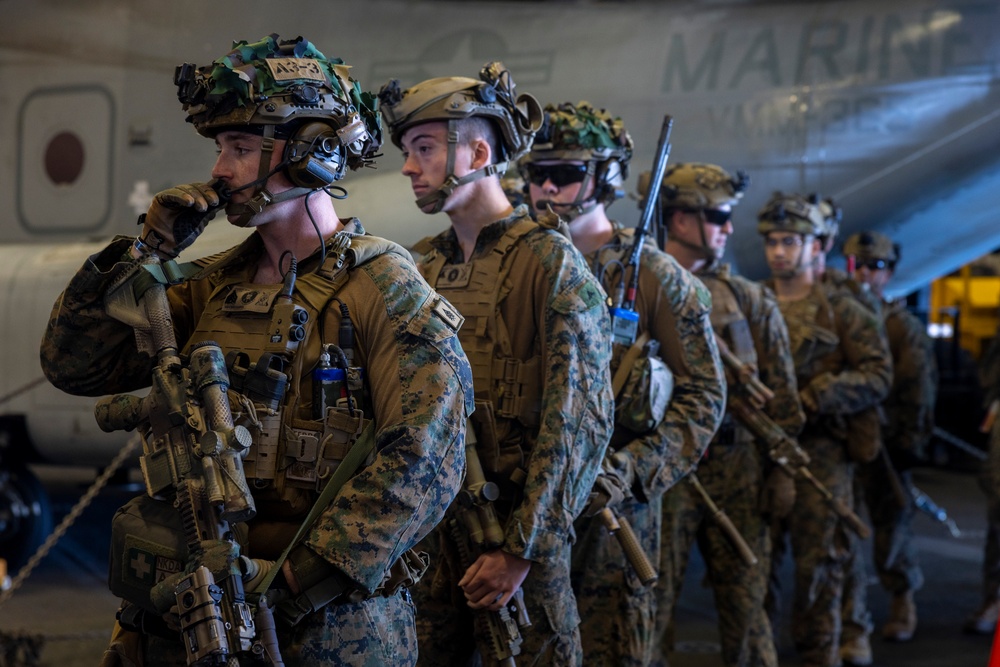 24th MEU Practices Aerial Debarkation