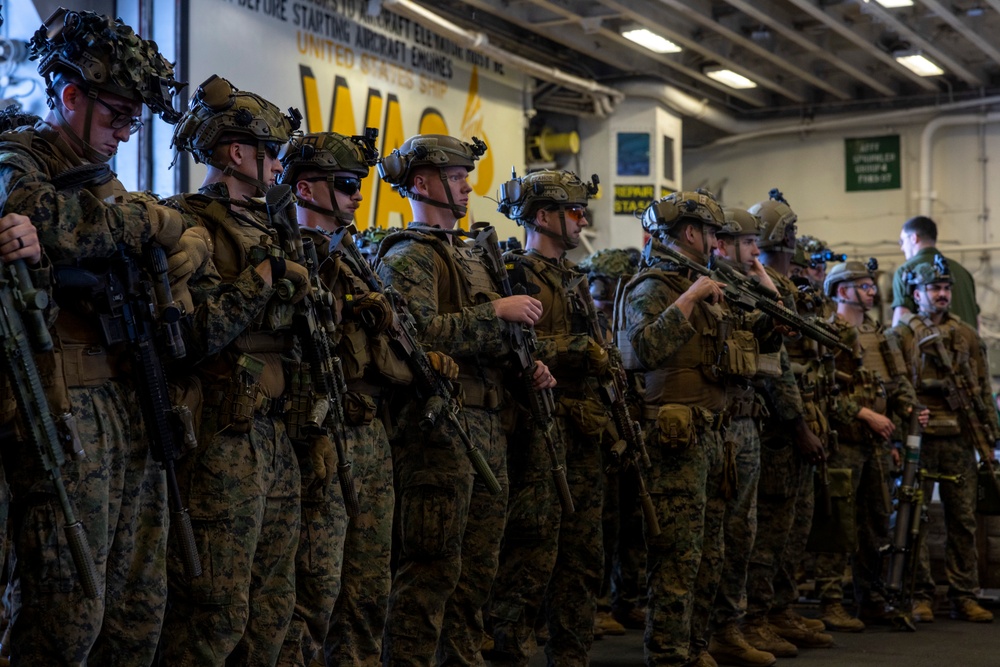 24th MEU Practices Aerial Debarkation