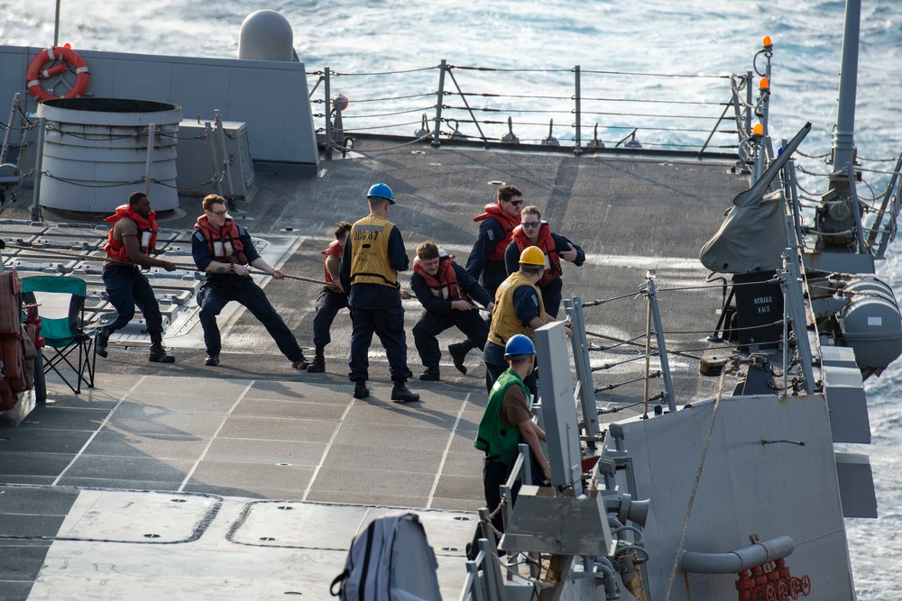 USS Mason Conducts Replenishment-at-Sea