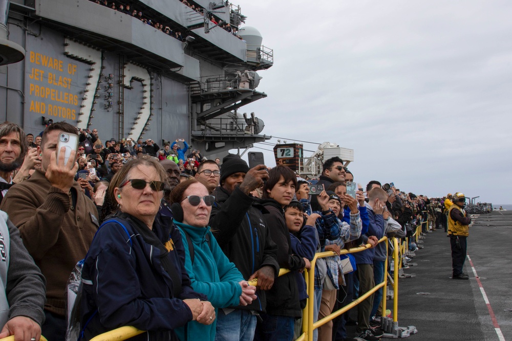 Abraham Lincoln conducts flight operations during friends and family day cruise