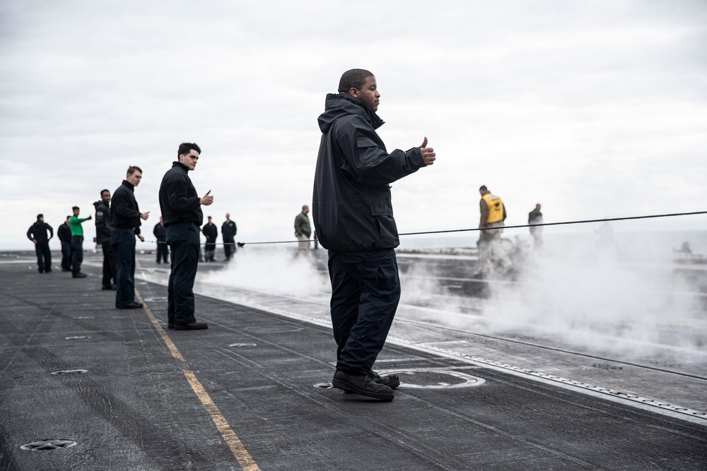 Abraham Lincoln conducts flight operations during friends and family day cruise