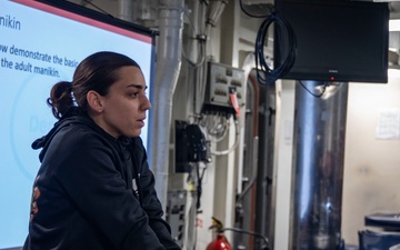 Sailors Conduct CPR Training Aboard USS Dewey