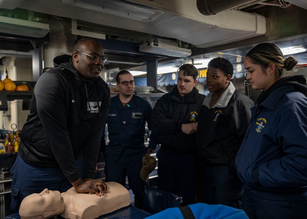 Sailors Conduct CPR Training Aboard USS Dewey