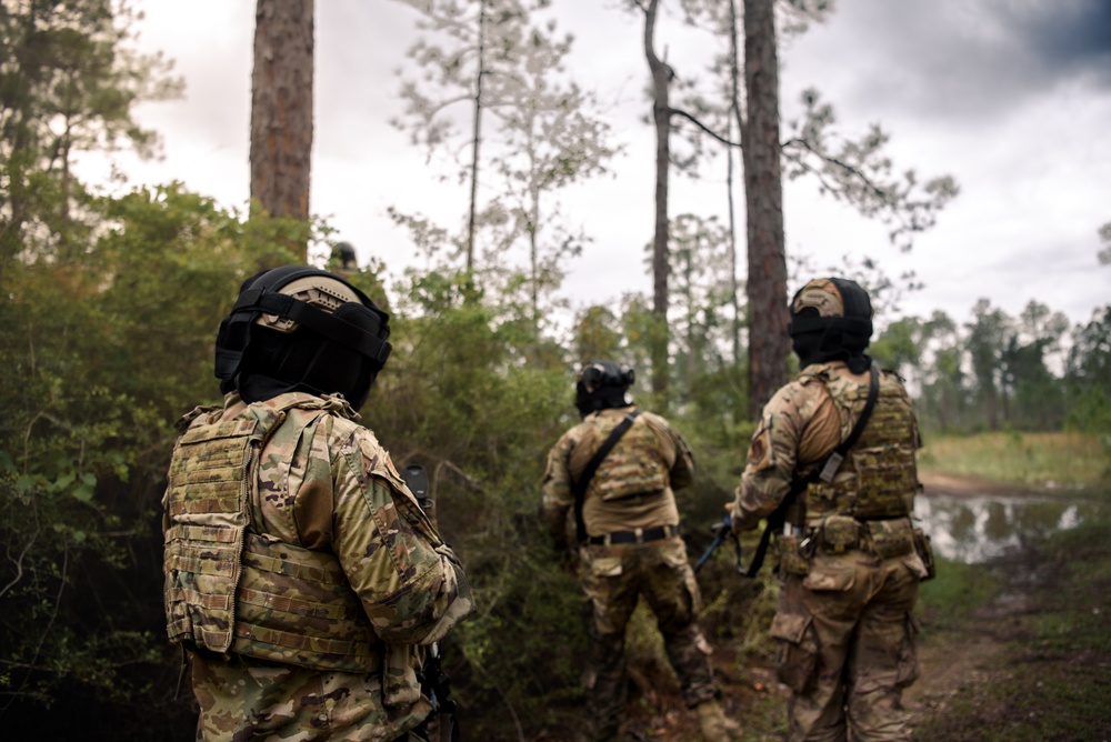 110th SFS simulate enemy engagement during Florida AT