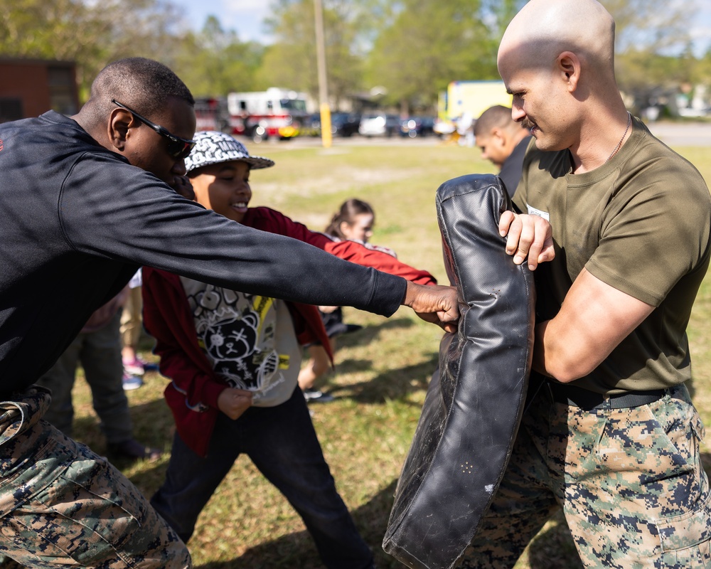 MARFORCOM Marines participate in Career Day at White Oaks Elementary